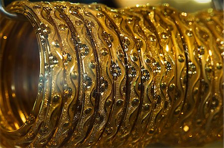 Close up of gold bangles on display, the Gold Souk, Deira, Dubai, United Arab Emirates, Middle East Foto de stock - Con derechos protegidos, Código: 841-02924705
