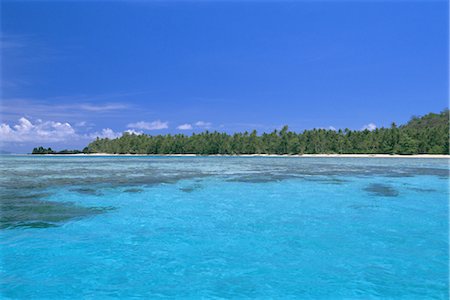 simsearch:700-03814221,k - Sheltered lagoons, limestone islets and deserted beaches, Lau group, Exploring Isles, northern Lau group, Fiji, South Pacific islands, Pacific Foto de stock - Con derechos protegidos, Código: 841-02925481