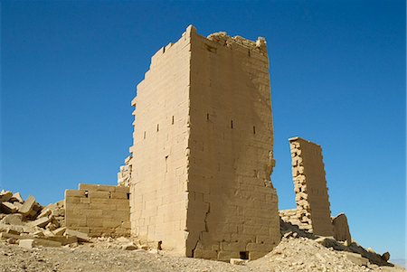 simsearch:841-02707735,k - The north and south towers of the East Gate of Ma'in, (ancient Qarnali), Yemen, Middle East Stock Photo - Rights-Managed, Code: 841-02920282