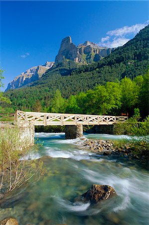 simsearch:841-02706346,k - Bridge over the River Arazas, Huesca (Pyrenees), Ordesa National Park, Aragon, Spain, Europe Stock Photo - Rights-Managed, Code: 841-02920479
