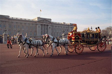 Royal carriage outside Buckingham Palace, London, England, United Kingdom, Europe Stock Photo - Rights-Managed, Code: 841-02944442