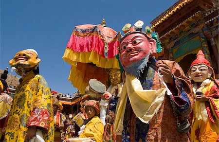 people ladakh - Group of monks in wooden masks and traditional costumes in procession in the monastery courtyard, Hemis Festival, Hemis, Ladakh, India, Asia Stock Photo - Rights-Managed, Code: 841-02945852