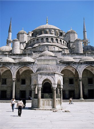 simsearch:841-02708534,k - Blue Mosque (Sultan Ahmet Mosque), UNESCO World Heritage Site, Istanbul, Turkey, Europe, Eurasia Stock Photo - Rights-Managed, Code: 841-02946483