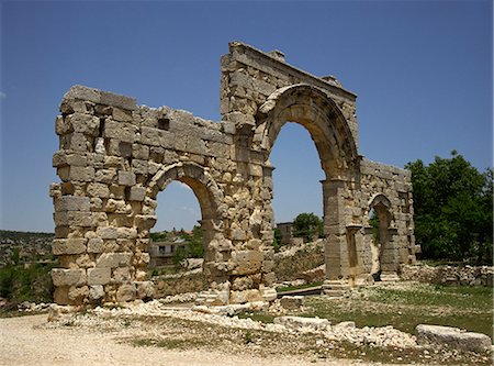 simsearch:841-02707735,k - Gate of the Hellenic city of Diocaesarea, now Uzuncaburc, Anatolia, Turkey, Asia Minor, Eurasia Stock Photo - Rights-Managed, Code: 841-02946556