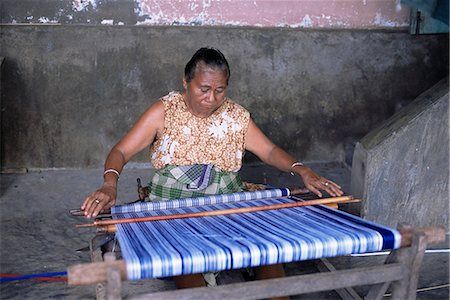 simsearch:841-02946091,k - Woman weaving ikat cloth, Lamalera Island, Indonesia, Southeast Asia, Asia Stock Photo - Rights-Managed, Code: 841-02946963