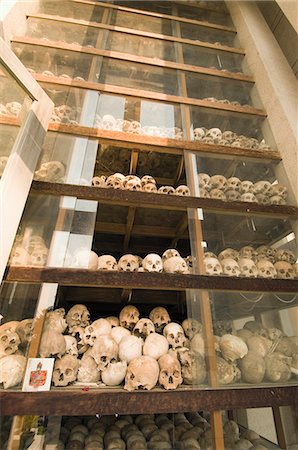 Some of the 9000 skulls, The Killing Fields, Choeung Ek, Phnom Penh, Cambodia, Indochina, Southeast Asia, Asia Foto de stock - Con derechos protegidos, Código: 841-02947338