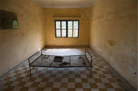 The Genocide Museum in a former school that was used by Pol Pot for torture, imprisonment and execution, Phnom Penh, Cambodia, Indochina, Southeast Asia, Asia Foto de stock - Con derechos protegidos, Código: 841-02947375