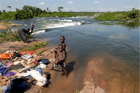Locals washing their laundry in the Nile, Uganda, East Africa, Africa Stock Photo - Rights-Managed, Code: 841-02943638
