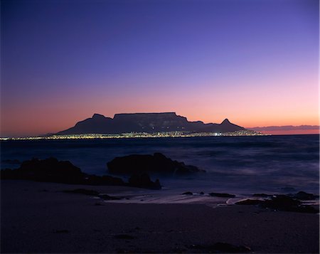 simsearch:841-03673606,k - Table Mountain at dusk, Cape Town, South Africa, Africa Stock Photo - Rights-Managed, Code: 841-02943703