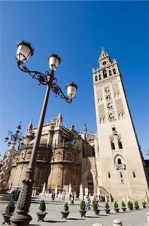 simsearch:841-06806761,k - Seville Cathedral and La Giralda, UNESCO World Heritage Site, Plaza Virgen de los Reyes, Santa Cruz district, Seville, Andalusia, Spain, Europe Stock Photo - Rights-Managed, Code: 841-02994310