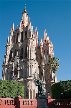 simsearch:841-02722258,k - La Parroquia, church notable for its fantastic Neo-Gothic exterior, San Miguel de Allende (San Miguel), Guanajuato State, Mexico, North America Foto de stock - Con derechos protegidos, Código: 841-02990600