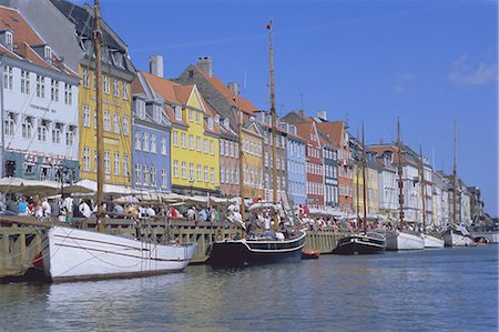 simsearch:841-02991898,k - Nyhavn, or new harbour, busy restaurant area, Copenhagen, Denmark, Scandinavia, Europe Stock Photo - Rights-Managed, Code: 841-02991897