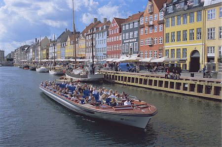simsearch:841-02991898,k - Nyhavn, or new harbour, busy restaurant area, Copenhagen, Denmark, Scandinavia, Europe Stock Photo - Rights-Managed, Code: 841-02991898