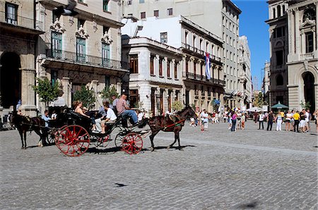 simsearch:841-03035281,k - Street scene with horse and carriage, Havana, Cuba, West Indies, Central America Stock Photo - Rights-Managed, Code: 841-02991999