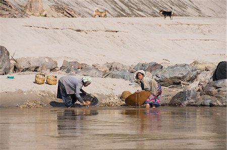 panning (for gold) - Panning for gold, Mekong River, Laos, Indochina, Southeast Asia, Asia Foto de stock - Con derechos protegidos, Código: 841-03028431