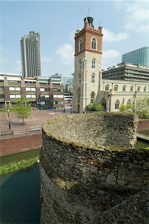 simsearch:841-03063991,k - Roman and Medieval wall and church, the Barbican, London, England, United Kingdom, Europe Stock Photo - Rights-Managed, Code: 841-03031405