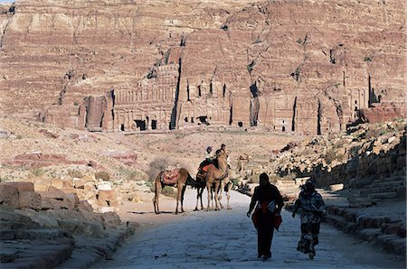 simsearch:841-02944527,k - Camels in front of rock cut tombs at Nabatean archaeological site, Petra, UNESCO World Heritage Site, Jordan, Middle East Stock Photo - Rights-Managed, Code: 841-03032611