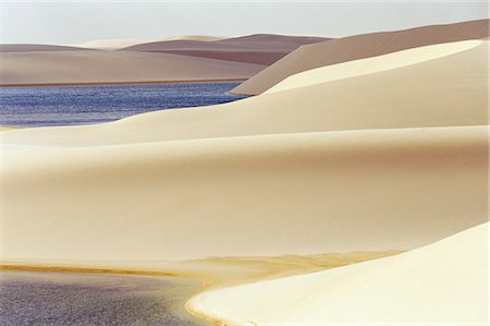 simsearch:855-06313097,k - Sandy dunes near Lagoa Bonita (Beautiful lagoon) at Parque Nacional dos Lencois Maranhenses, Brazil, South America Foto de stock - Con derechos protegidos, Código: 841-03033735