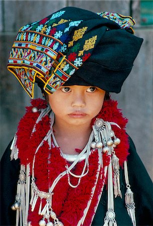 simsearch:841-02946091,k - Portrait of a young girl of the Yao (Mien) ethnic group, Baan Huai Nam Yen village, Golden Triangle, northern area, Thailand, Southeast Asia, Asia Stock Photo - Rights-Managed, Code: 841-03033838