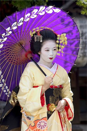 simsearch:841-03056192,k - Geisha, maiko (trainee geisha) in Gion, Kyoto city, Honshu, Japan, Asia Stock Photo - Rights-Managed, Code: 841-03056243