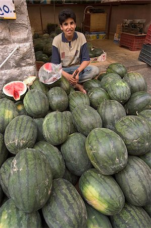 simsearch:841-02946644,k - Melons in the fruit and vegetable market, Amman, Jordan, Middle East Stock Photo - Rights-Managed, Code: 841-03056384