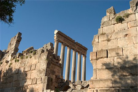 simsearch:841-02707735,k - Temple of Jupiter, Roman archaeological site, Baalbek, UNESCO World Heritage Site, The Bekaa Valley, Lebanon, Middle East Stock Photo - Rights-Managed, Code: 841-03056445