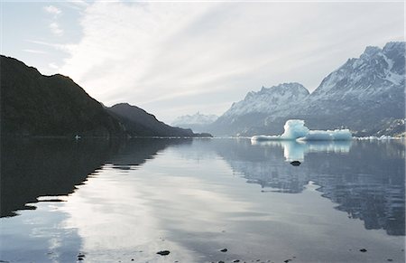 simsearch:841-03505868,k - Icebergs in glacier lake, Torres del Paine, Chile, South America Stock Photo - Rights-Managed, Code: 841-03056757