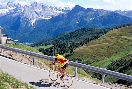 simsearch:841-02915818,k - Cyclist riding over Sella Pass, 2244m, Dolomites, Alto Adige, Italy, Europe Stock Photo - Rights-Managed, Code: 841-03056870