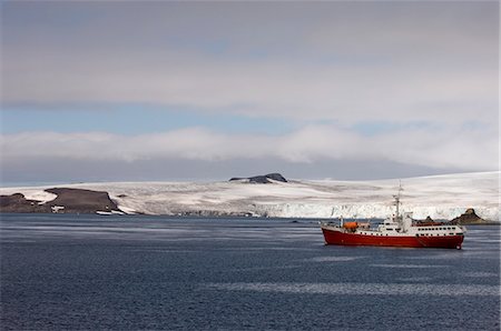 simsearch:841-03066251,k - Antarctic Dream ship, Aitcho Island, South Shetland Islands, Antarctica, Polar Regions Stock Photo - Rights-Managed, Code: 841-03057710