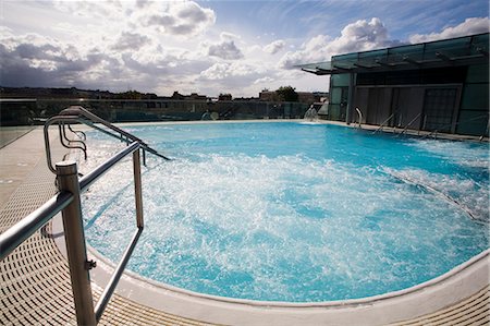 simsearch:841-03063991,k - Roof Top Pool in New Royal Bath, Thermae Bath Spa, Bath, Avon, England, United Kingdom, Europe Stock Photo - Rights-Managed, Code: 841-03064008
