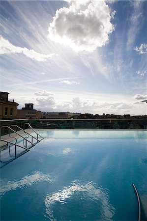 simsearch:841-03063991,k - Roof Top Pool in New Royal Bath, Thermae Bath Spa, Bath, Avon, England, United Kingdom, Europe Stock Photo - Rights-Managed, Code: 841-03064001