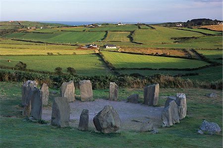 simsearch:841-07202123,k - Drombeg Stone Circle, circa 200 B.C., comprising 17 stones, and nearby cooking and hut site, near Glandore, County Cork, Munster, Republic of Ireland, Europe Stock Photo - Rights-Managed, Code: 841-03064450