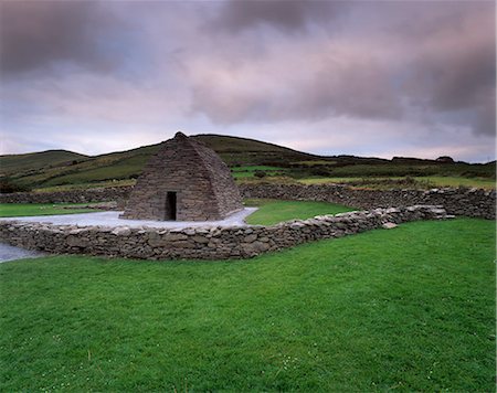 Gallarus Oratory, dry stone cell in perfect state, early Irish Christianiity dating from between the 6th and 9th centuries, Ballynana, Dingle peninsula, County Kerry, Munster, Republic of Ireland, Europe Stock Photo - Rights-Managed, Code: 841-03064476