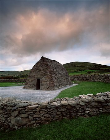 Gallarus Oratory, dry stone church dating from between 6th and 9th centuries, Ballynana, Dingle Peninsula, County Kerry, Munster, Republic of Ireland (Eire), Europe Stock Photo - Rights-Managed, Code: 841-03064660