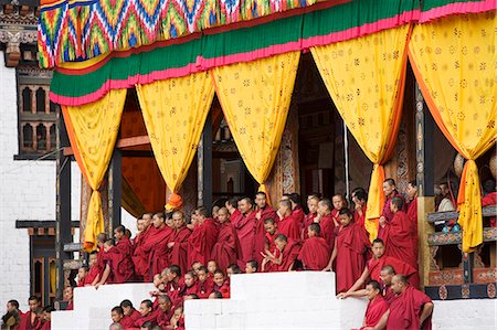 simsearch:841-05845843,k - Buddhist monks watching festival (Tsechu), Trashi Chhoe Dzong, Thimphu, Bhutan, Asia Stock Photo - Rights-Managed, Code: 841-03065199