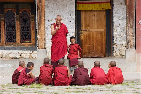 simsearch:841-05845843,k - Buddhist monks, Karchu Dratsang Monastery, Jankar, Bumthang, Bhutan, Asia Stock Photo - Rights-Managed, Code: 841-03065246