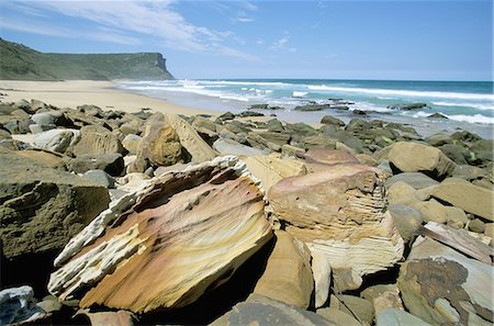 simsearch:841-03490067,k - Eroded sandstone boulders at Garie Beach in Royal National Park, south of Sydney, New South Wales, Australia, Pacific Stock Photo - Rights-Managed, Code: 841-03067385