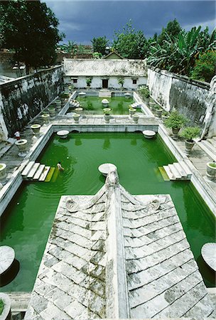 simsearch:841-03033826,k - Swimming pools where the court princesses would bathe, at Taman Sari, the Water Castle, a vast pleasure palace built in 1761 by Sultan Hamengku Buwono I, Yogyakarta, Central Java, Indonesia, Asia Stock Photo - Rights-Managed, Code: 841-03067389