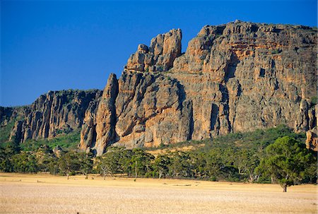 simsearch:841-02706346,k - Mt Arapiles, a rock-climbing venue near Natimuk that rises out of the Wimmera, a great expanse of flat farmland in the West of Victoria, Australia Stock Photo - Rights-Managed, Code: 841-03067723