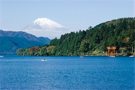 simsearch:841-02707104,k - Lac Ashino-ko, Mt. Fuji en arrière-plan, Japon Photographie de stock - Rights-Managed, Code: 841-03067829