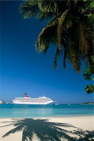 simsearch:841-03066251,k - Cruise ship, Ocho Rios, Jamaica, West Indies, Central America Stock Photo - Rights-Managed, Code: 841-03060414