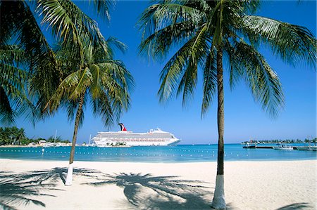 simsearch:841-03066251,k - Cruise ship, Ocho Rios, Jamaica, West Indies, Central America Stock Photo - Rights-Managed, Code: 841-03060415