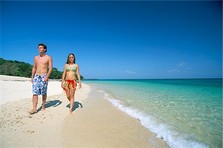 simsearch:640-02776663,k - Couple walking on sandy beach, Chapera island (Contadora), Las Perlas archipelago, Panama, Central America Stock Photo - Rights-Managed, Code: 841-03060488