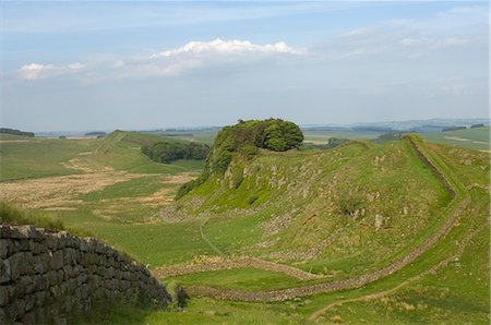 simsearch:841-03063991,k - Cuddy Crags to east near Housesteads Fort, Hadrian's Wall, UNESCO World Heritage Site, Northumberland, England, United Kingdom, Europe Stock Photo - Rights-Managed, Code: 841-03061010