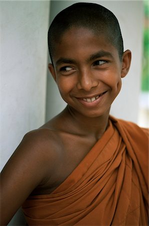 simsearch:841-02946644,k - Portrait of a young Buddhist monk, Sri Lanka, Asia Stock Photo - Rights-Managed, Code: 841-03061794