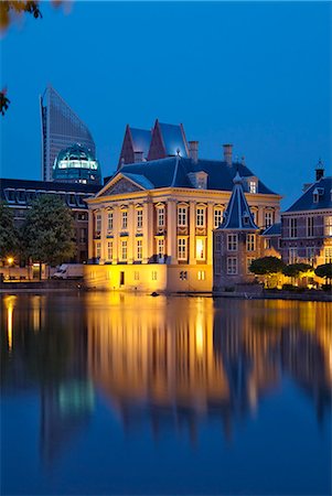simsearch:841-02710261,k - Mauritshuis at night, Lake Hof Vijver, Den Haag, The Hague, Holland (The Netherlands), Europe Stock Photo - Rights-Managed, Code: 841-03063211