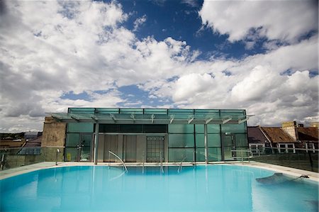 simsearch:841-03063991,k - Roof Top Pool in New Royal Bath, Thermae Bath Spa, Bath, Avon, England, United Kingdom, Europe Stock Photo - Rights-Managed, Code: 841-03063997