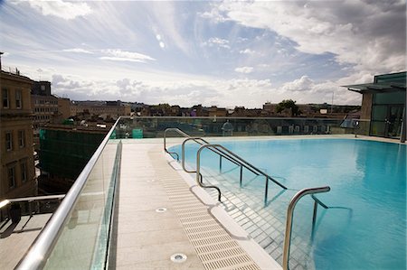 simsearch:841-03063991,k - Roof Top Pool in New Royal Bath, Thermae Bath Spa, Bath, Avon, England, United Kingdom, Europe Stock Photo - Rights-Managed, Code: 841-03063999