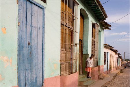 simsearch:841-02918048,k - Colourful peintes des maisons le long d'une rue pavée, Trinidad, patrimoine mondial de l'UNESCO, de Cuba, Antilles, Amérique centrale Photographie de stock - Rights-Managed, Code: 841-03483702