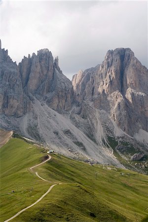 simsearch:841-03063374,k - Footpath on ridge near Gruppo dei Sassolungo mountains, Dolomites, Italy, Europe Foto de stock - Con derechos protegidos, Código: 841-03502578